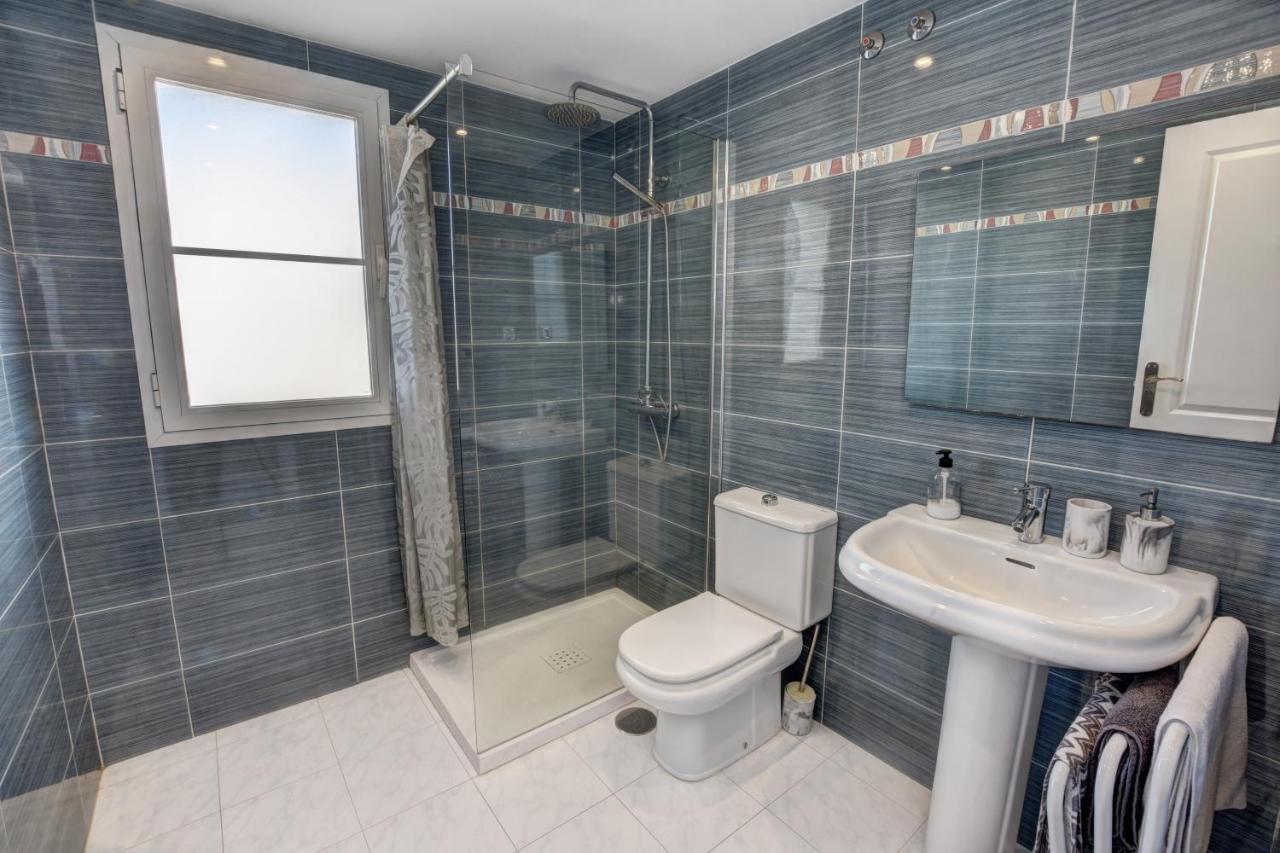 Timon Ii, Luxury 3 Bedroom Beachside Apartment Benalmádena Eksteriør billede